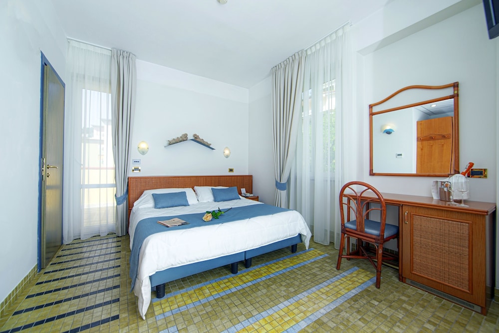 Double Room - Photo 2