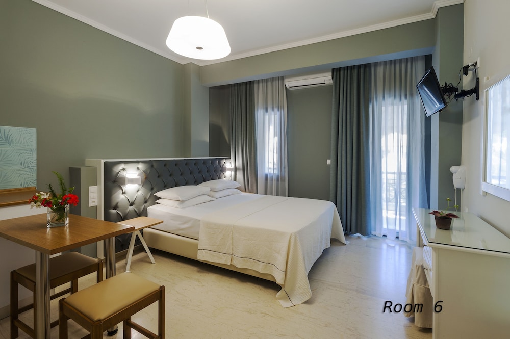 Standard Double Room, 1 Queen Bed, Balcony, Hill View (6)