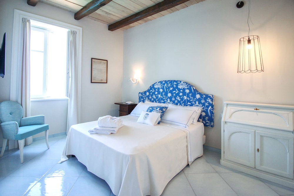 Superior Double Room, 1 Queen Bed, Sea View