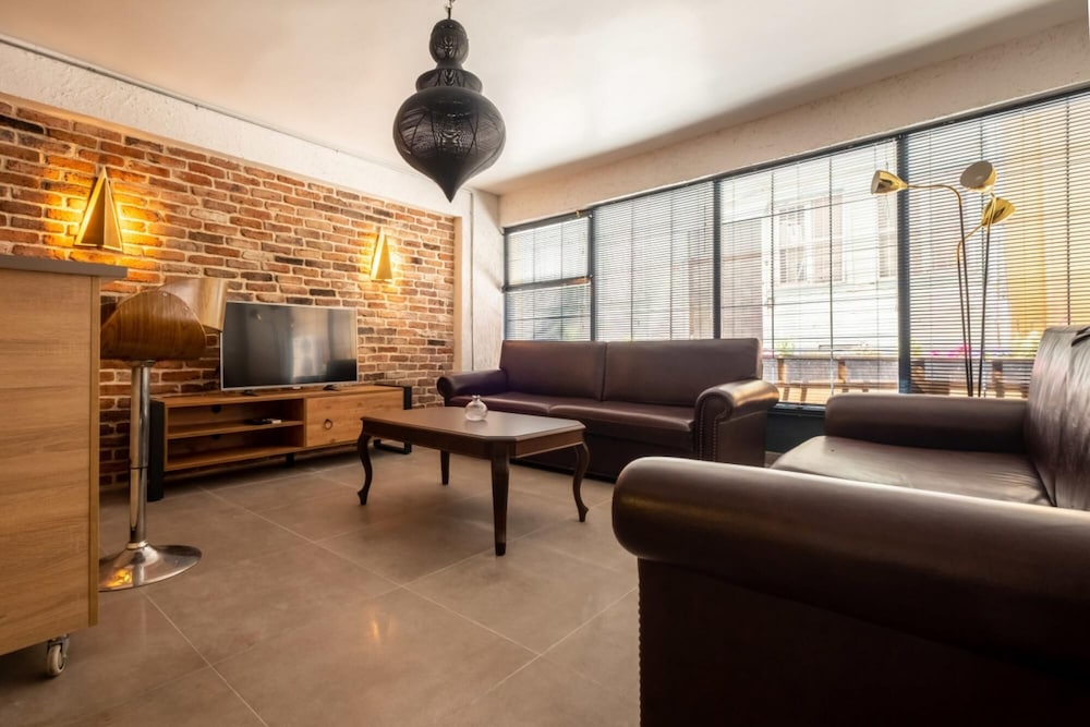 Apartment photo 1