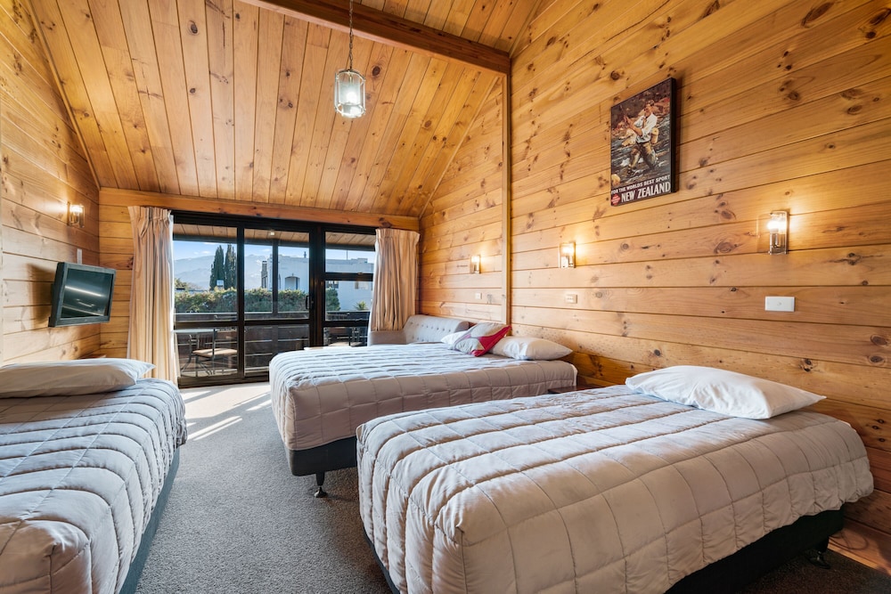 Family Room, Multiple Beds photo 1