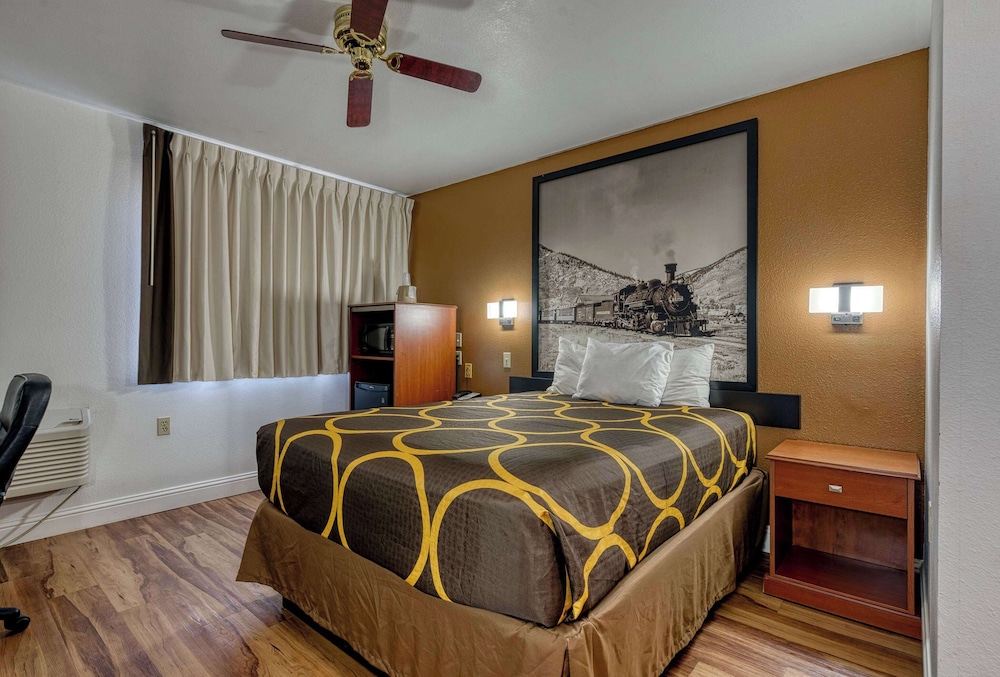 Room, 1 Queen Bed, Accessible, Non Smoking (Mobility) - Photo 1