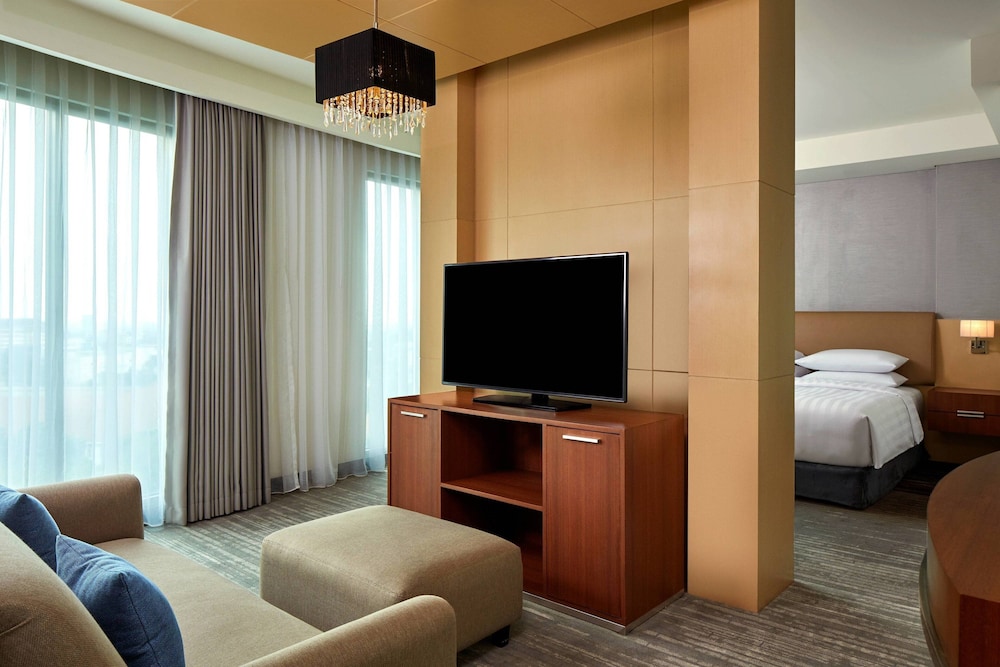 Suite, 1 Bedroom, City View - Photo 1