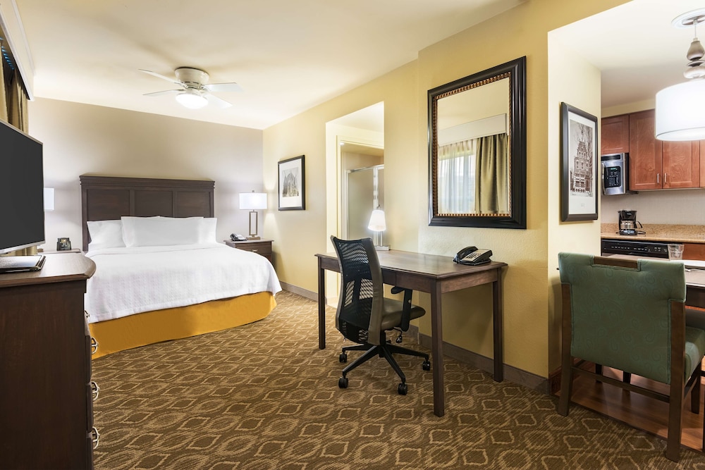 Suite, 1 King Bed, Accessible (Hearing) - Photo 2