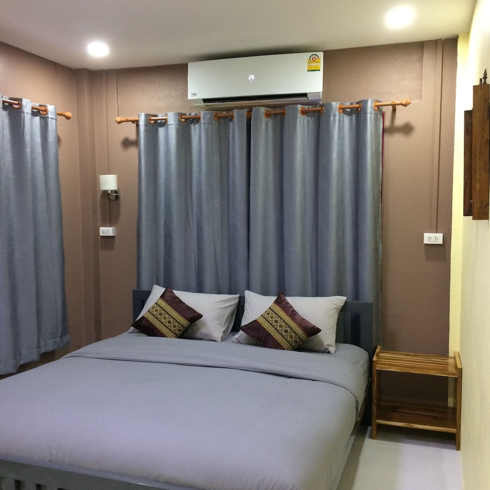 Deluxe Double Room, 1 King Bed photo 1