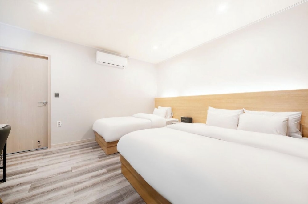 Deluxe Twin Room - Photo 3