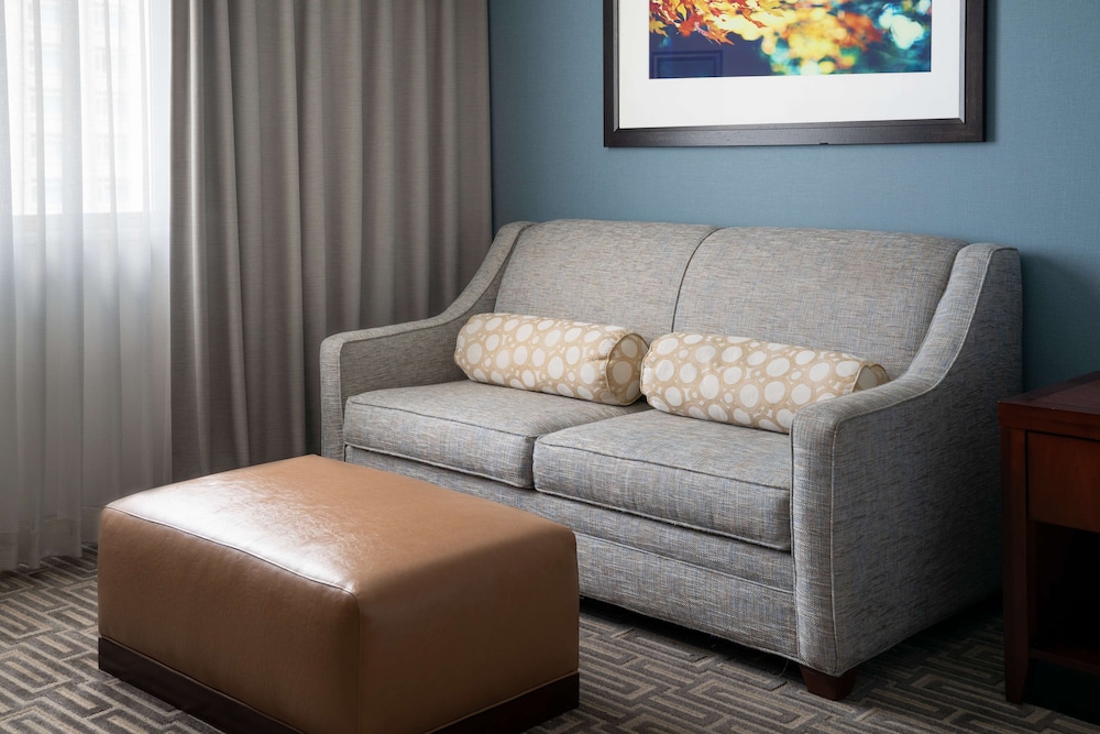 Junior Suite, 1 King Bed with Sofa bed thumbnail 5