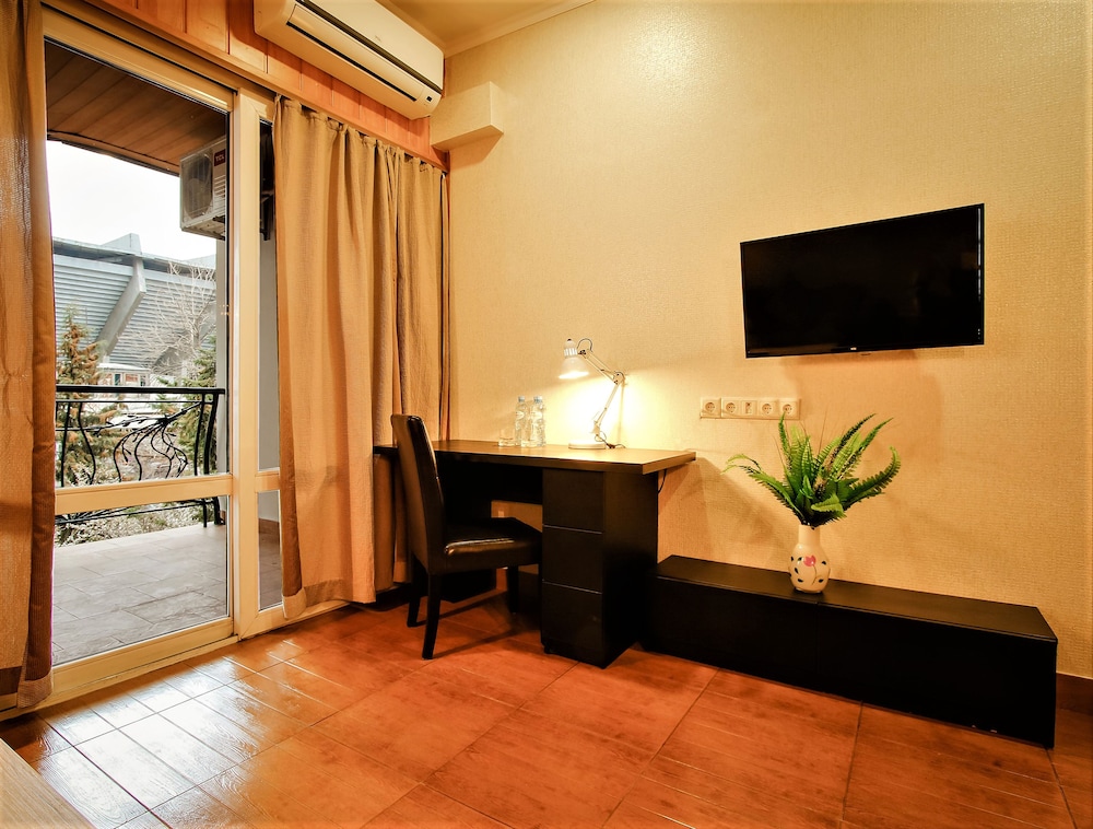 Standard Double Room, Balcony photo 3