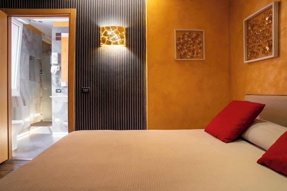 Superior Double Room Single Use - Photo 5