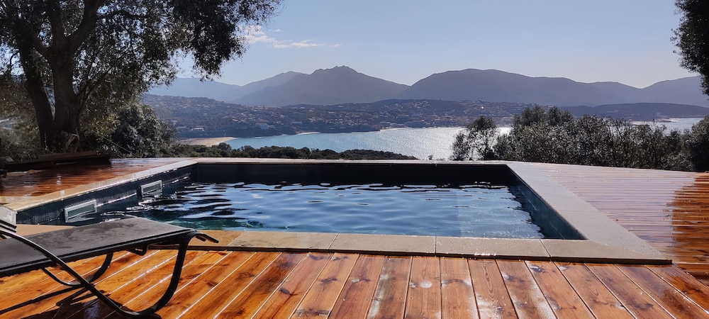 Comfort Studio Suite, 2 Bedrooms, Private Pool, Sea View photo 3