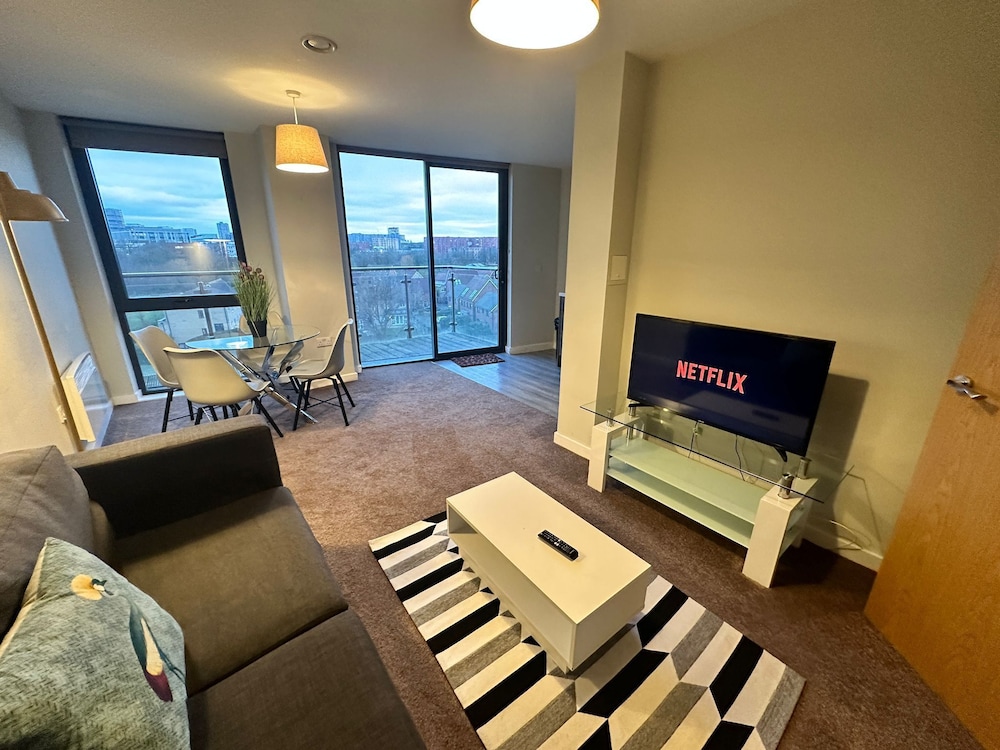 Three Bedroom Apartment - Photo 14