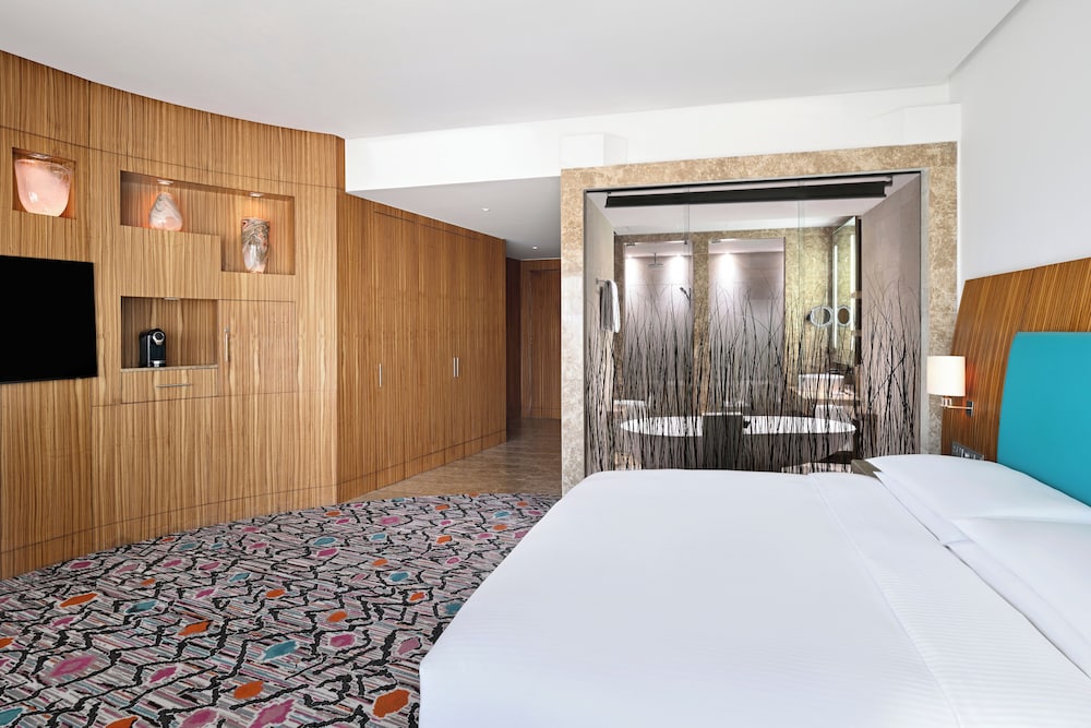 Room, 1 King Bed photo 3