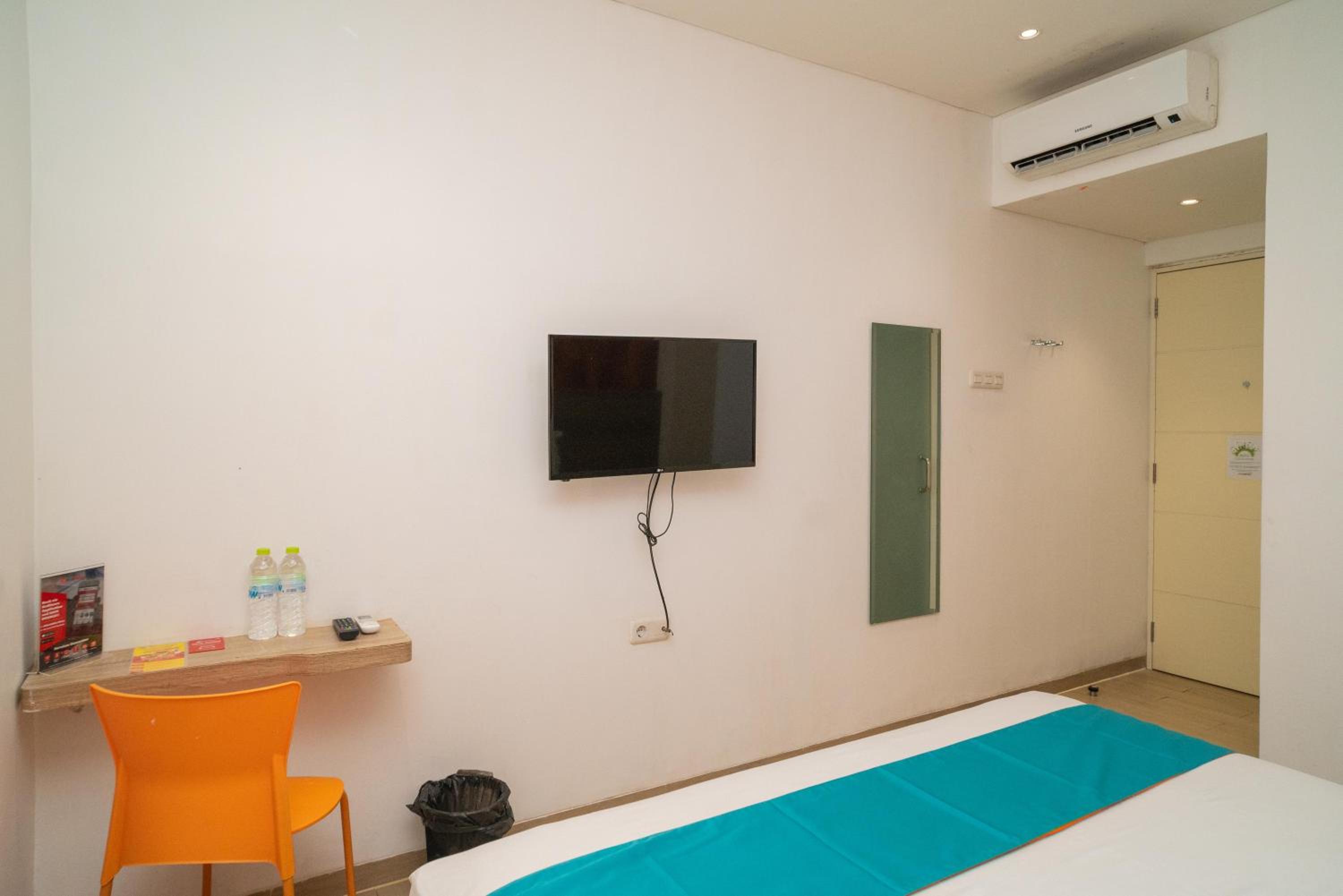 Deluxe Room - Photo 9