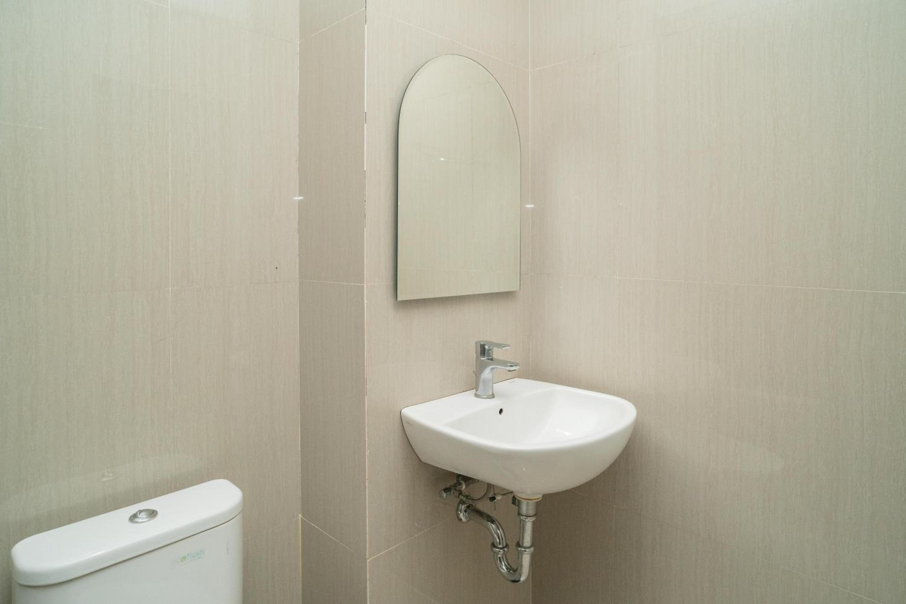 Deluxe Room - Photo 17