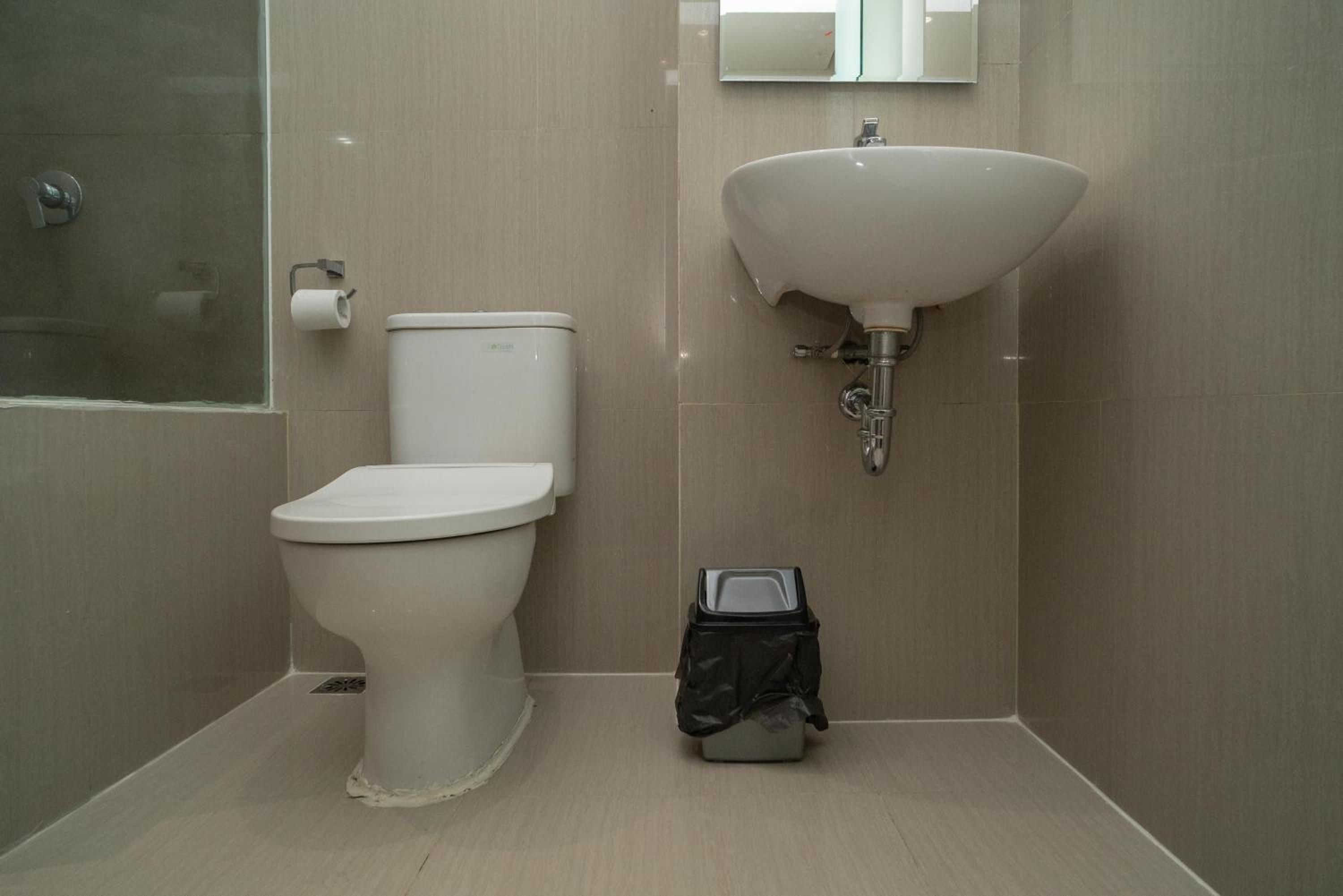 Deluxe Room - Photo 15