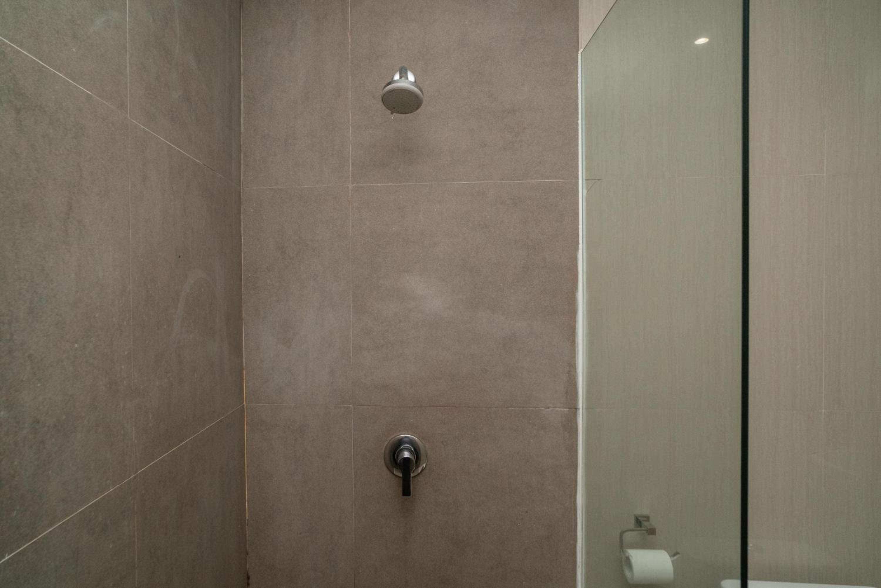 Deluxe Room - Photo 12