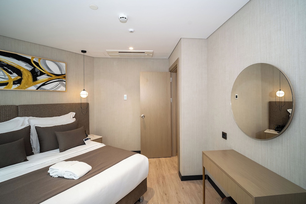 Comfort Suite photo 1