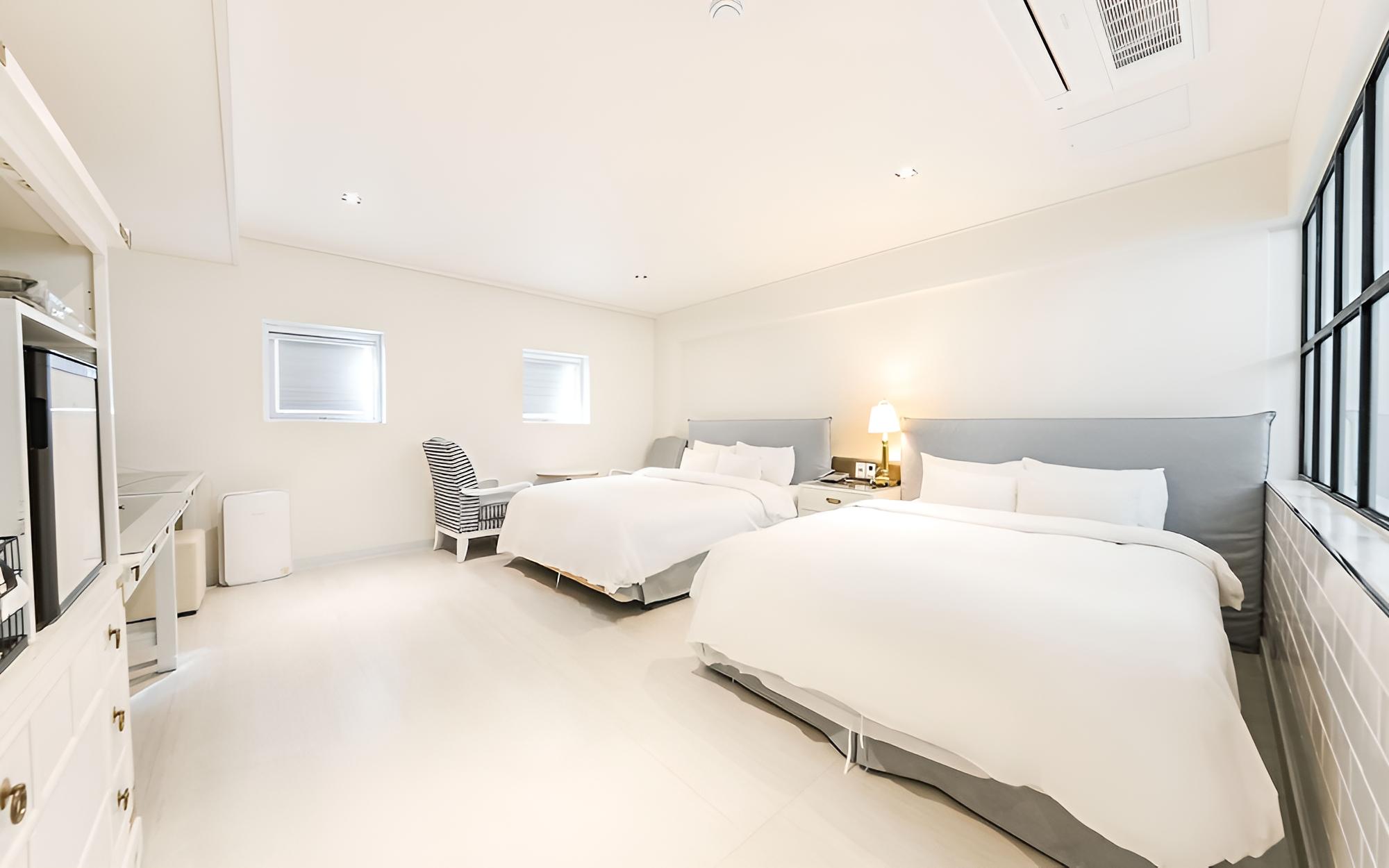 Room (Suite Room (Double + Double/styler Ne) photo 1