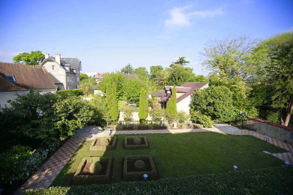 Signature Room, 1 Queen Bed, Ensuite, Garden View photo 3
