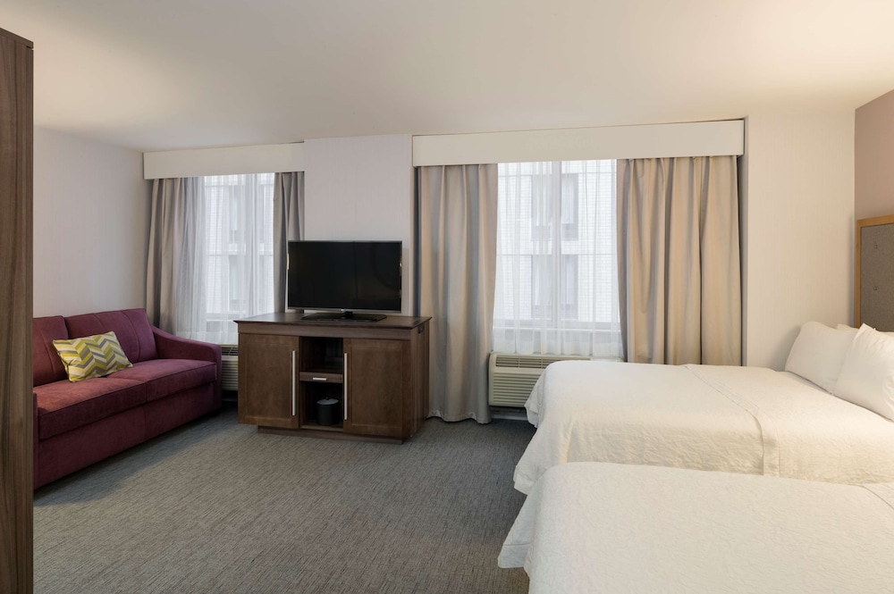 Suite, Accessible, Non Smoking (Roll-in Shower)