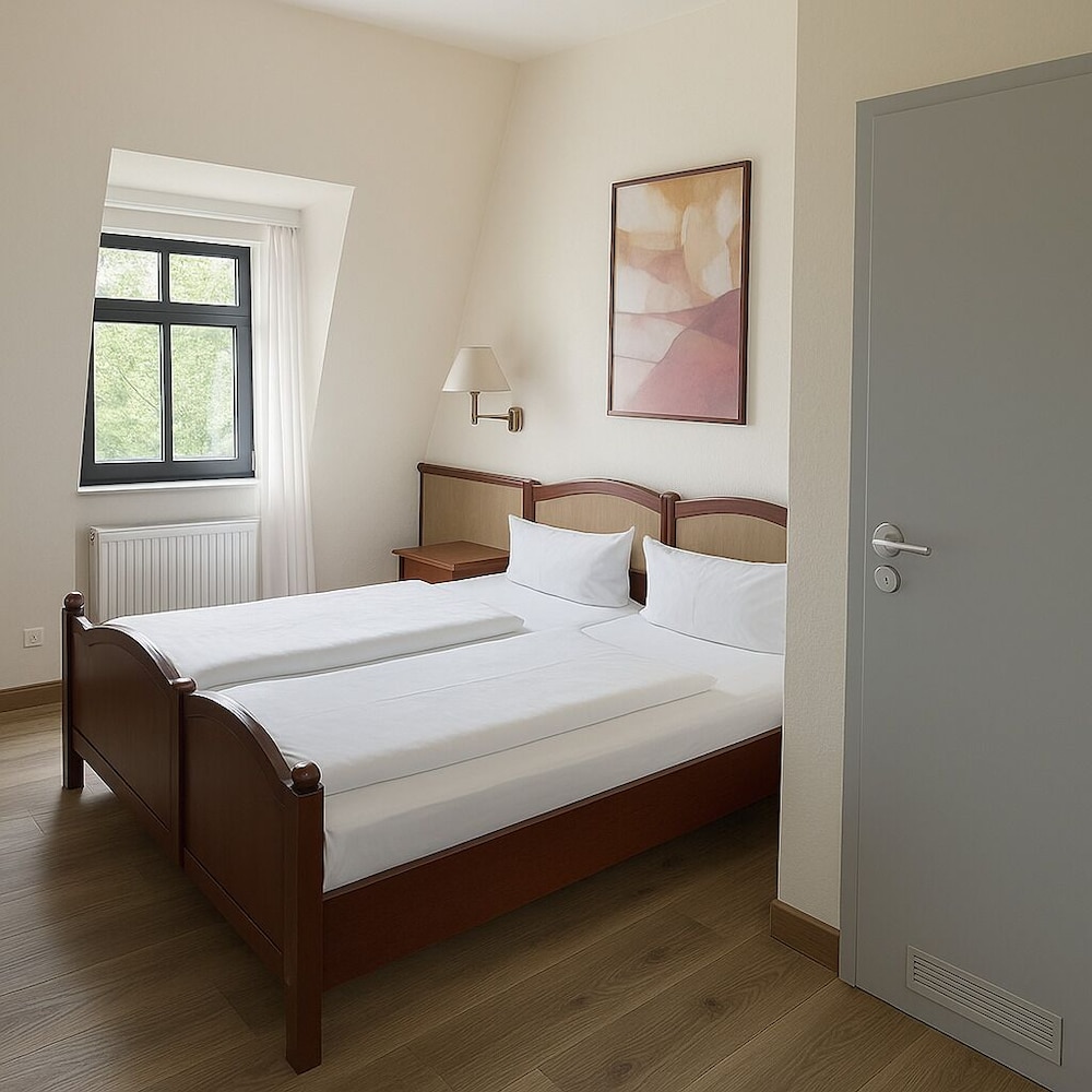 Comfort Single Room, City View