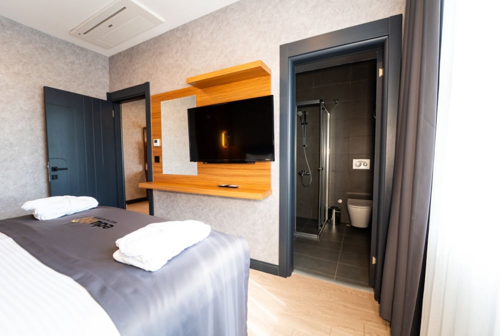Executive Suite, City View photo 3