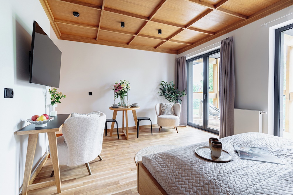 Deluxe Studio Suite