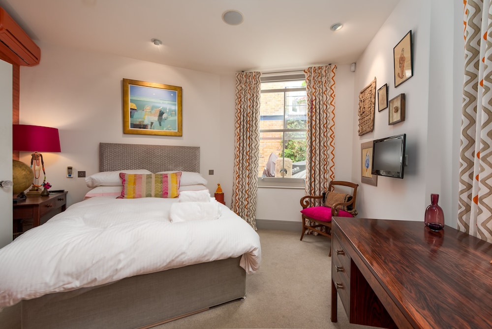 House (2 Bedrooms)