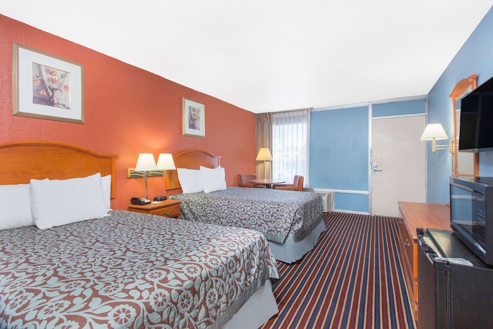 Room, 2 Double Beds, Non Smoking - Photo 1