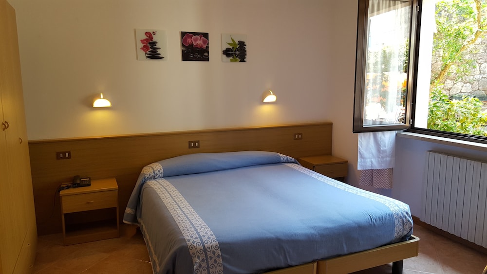 Standard Room photo 3