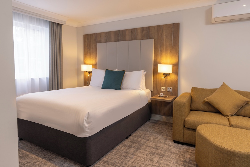 Junior Suite, 1 Queen Bed - Photo 4