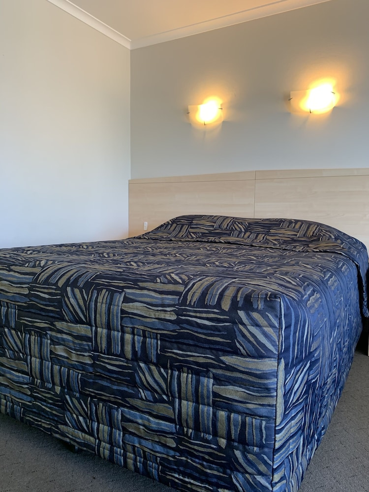 Standard Room, 1 Queen Bed - Photo 1