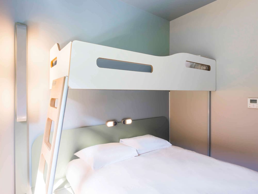 Triple Room, Multiple Beds photo 3