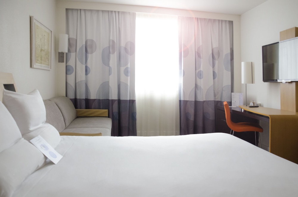 Classic Room, Multiple Beds - Photo 6
