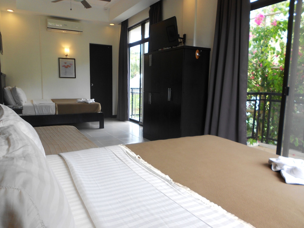 Superior Room, 2 Double Beds photo 2