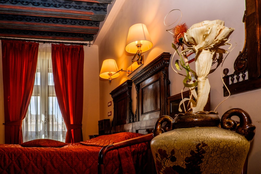 Deluxe Double Room with view - Photo 4