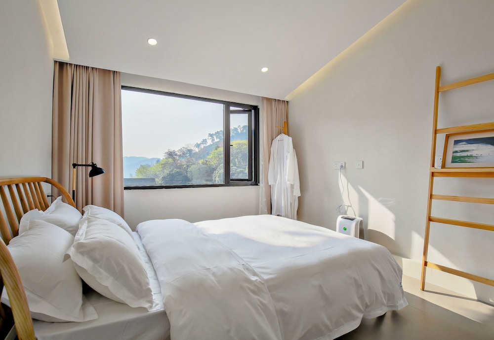 Family Suite with Mountain View photo 3
