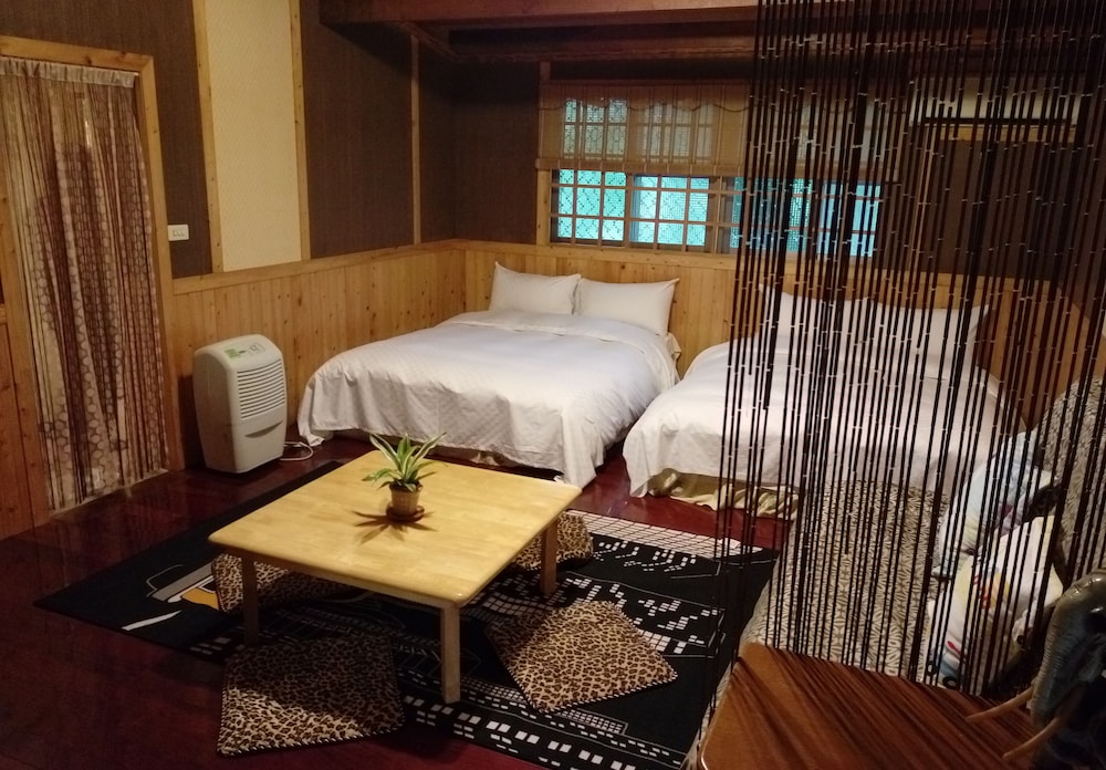 Signature Cottage, 2 Double Beds, Ground Floor photo 1