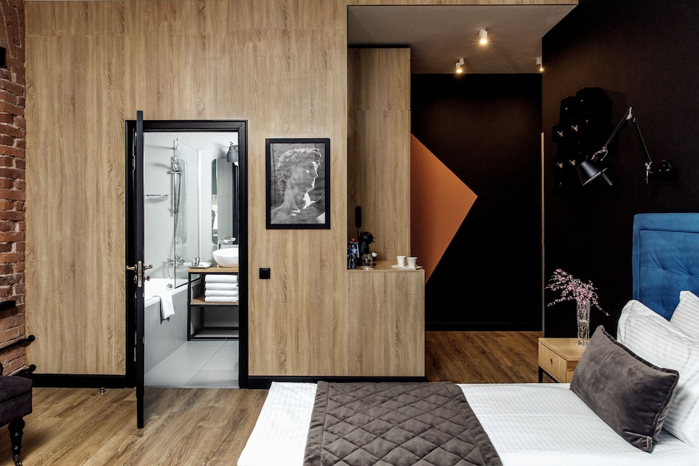 Exclusive Suite, Bathtub, City View