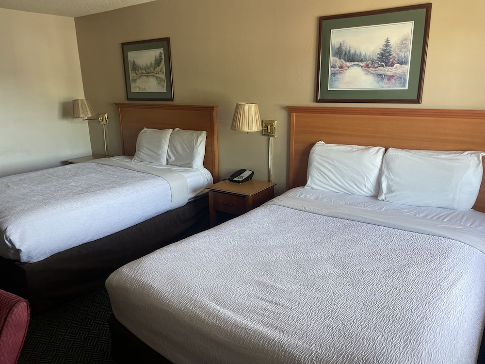 Deluxe Room, 2 Queen Beds photo 3