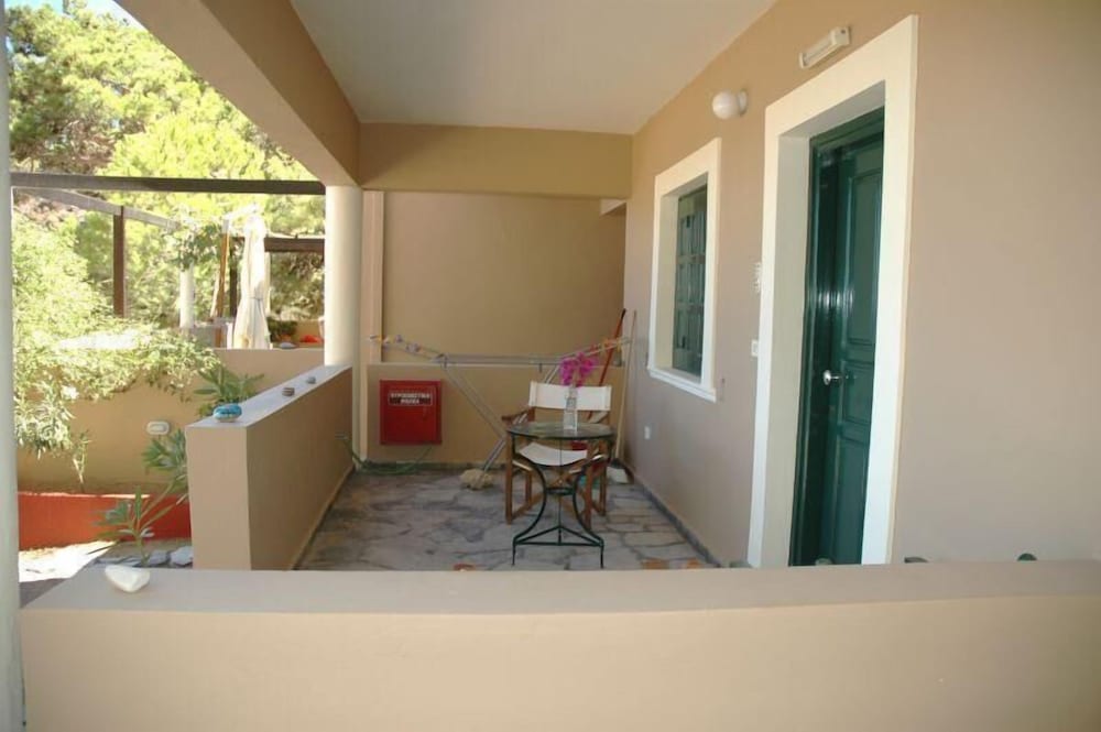 Apartment photo 2
