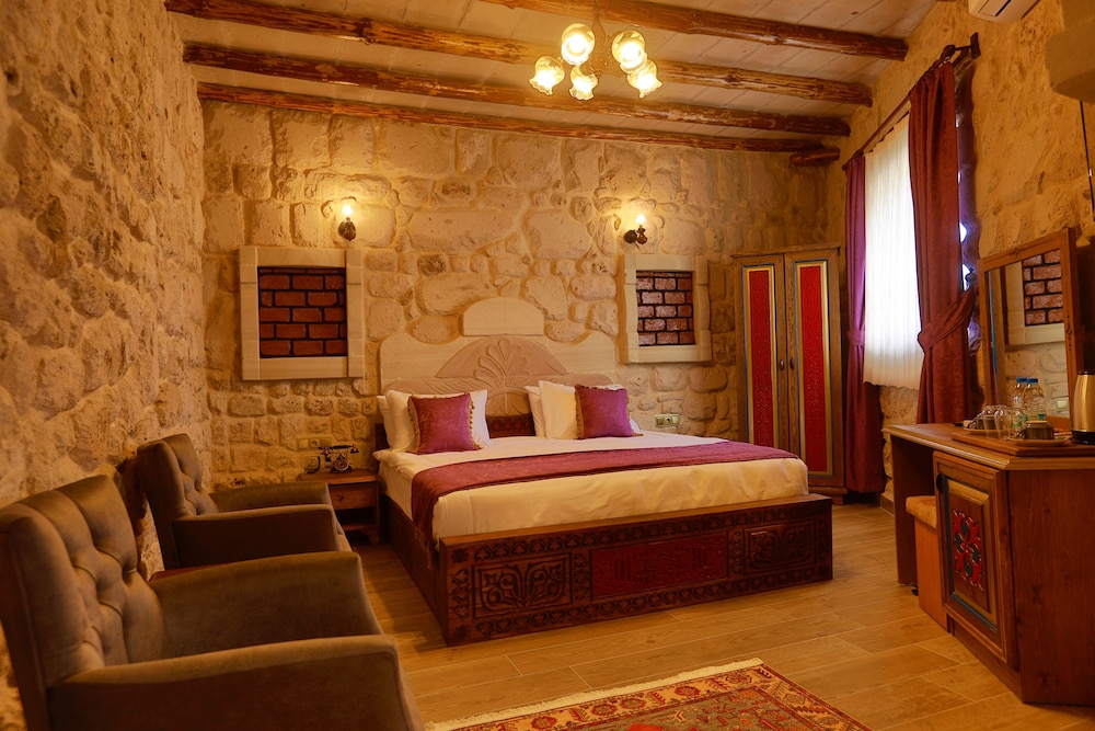 Deluxe Room - Photo 3