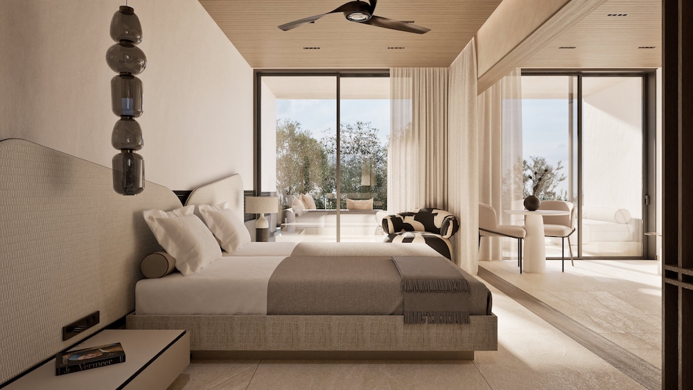 Junior Suite Swim-Up