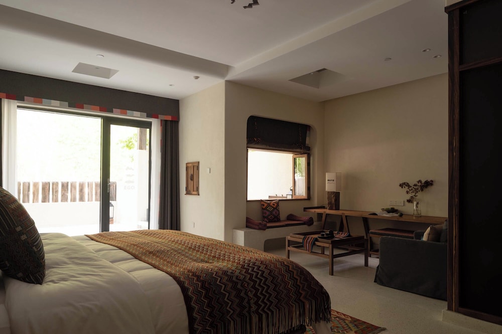Senior Double Room, Mountain View