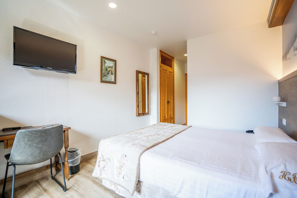 Family Quadruple Room (2 adults + 2 children) photo 2