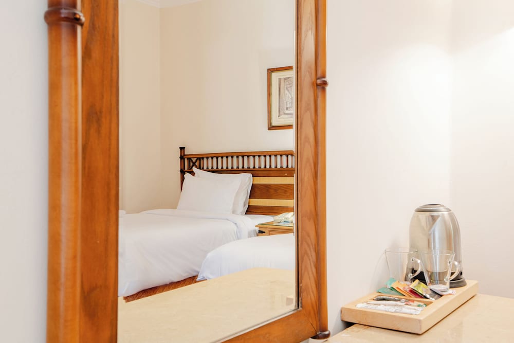 Standard Triple Room, City View photo 2