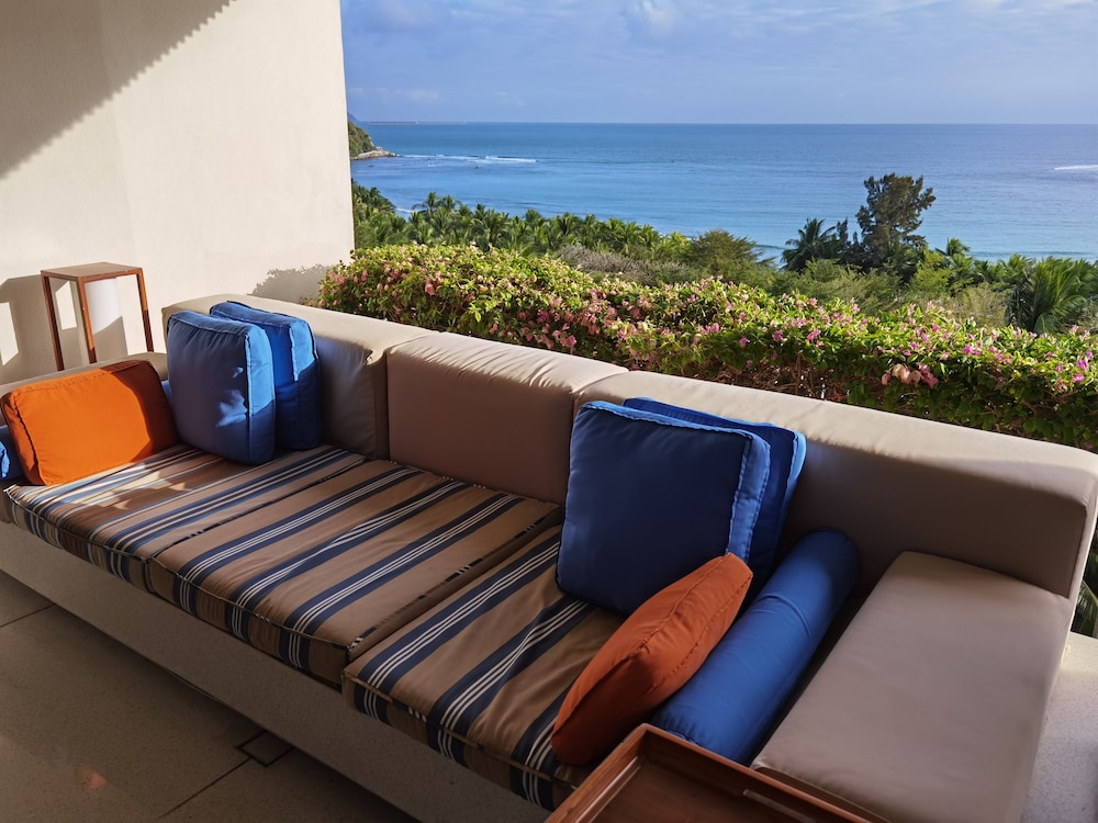 Classic Room, 1 King Bed, Ocean View (High Floor) - Photo 6