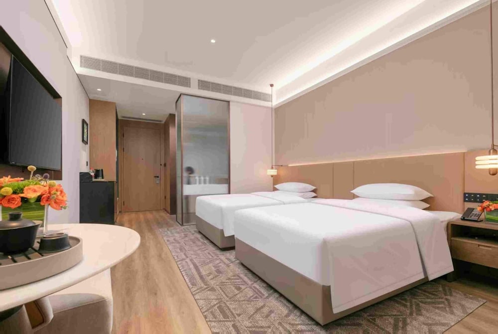 Comfort Room, Multiple Beds