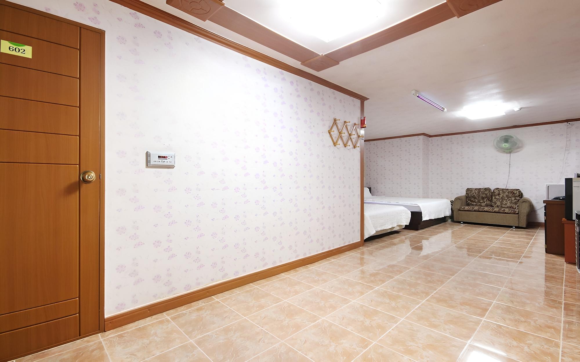 Room (Twin - group) photo 2