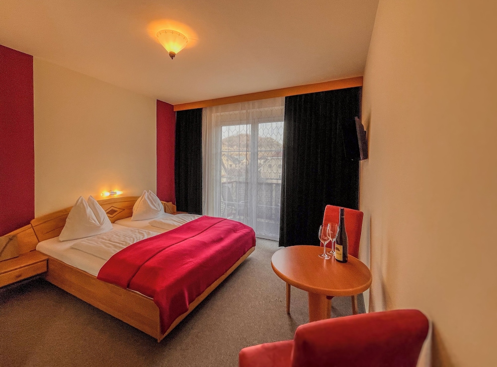 Standard Double Room, Balcony, Garden View